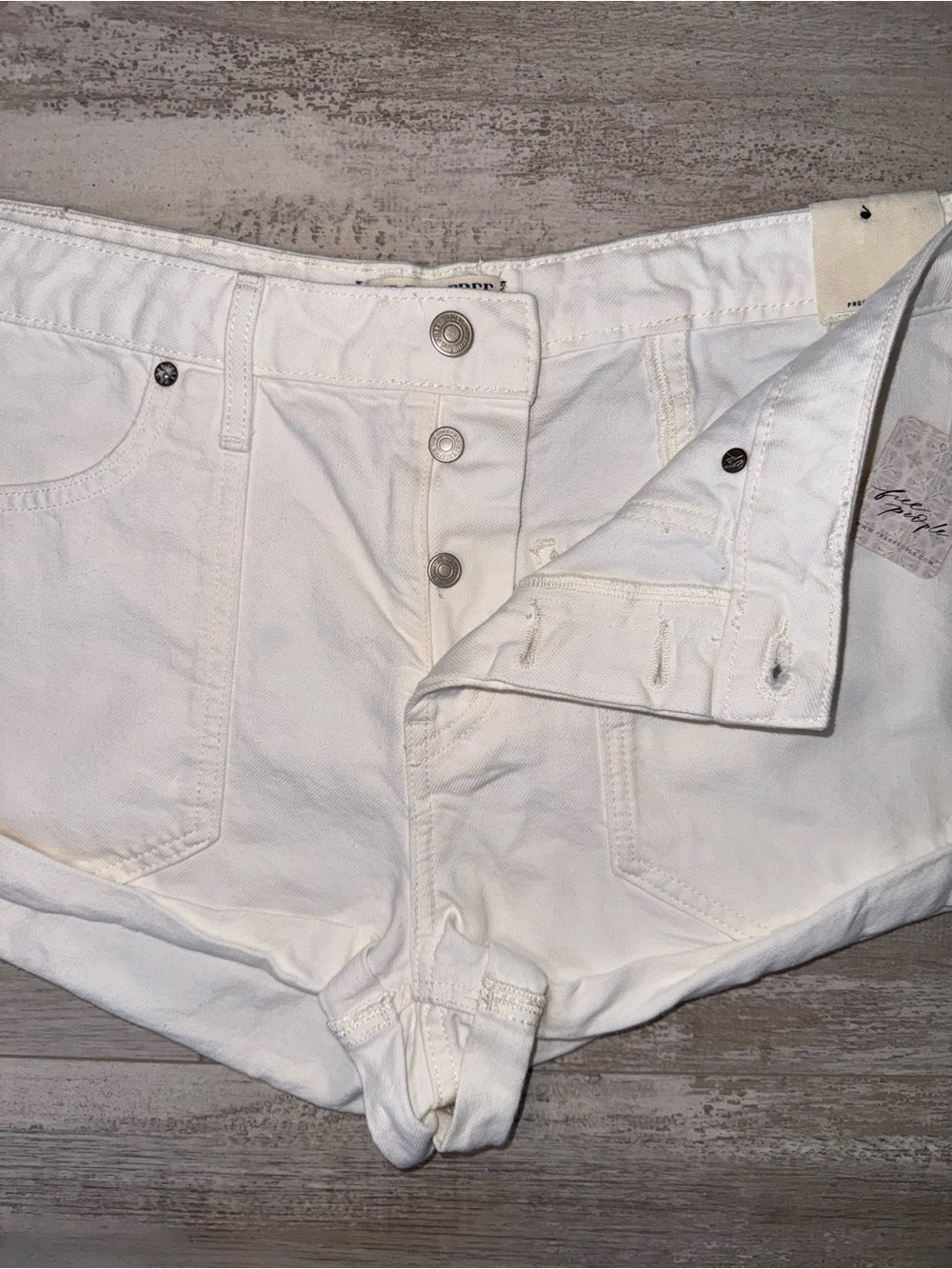 We The Free Beginners Luck Shorts NWT White Low Rise Slouch Denim Shorts Summer - Picture 4 of 13
